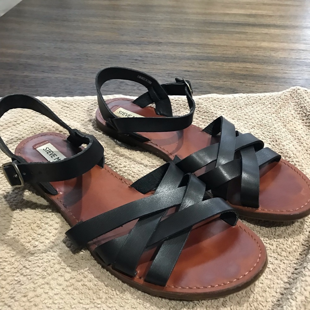 Steve Madden womens black strap sandal size 9.5